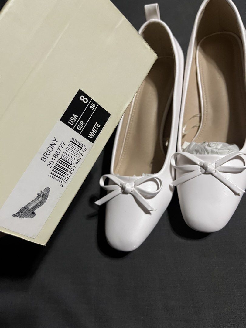 PARISIAN White Bow Block Heels (Category: Heels) located in Subic. Submitted by httpsuflea (Listing ID 1441924554, Image 2). Description: - Brand: PARISIAN - Color: White - Style: Block Heels - Detail: Cute bow on the front - Size: 8 (US) / 38 (EUR) - Condition: Comes with original box - Purchase Origin: SM Store - RFS: haven't used once, just bought the last stock (the one on the display rock) impulsively hshahahaha got budoled.