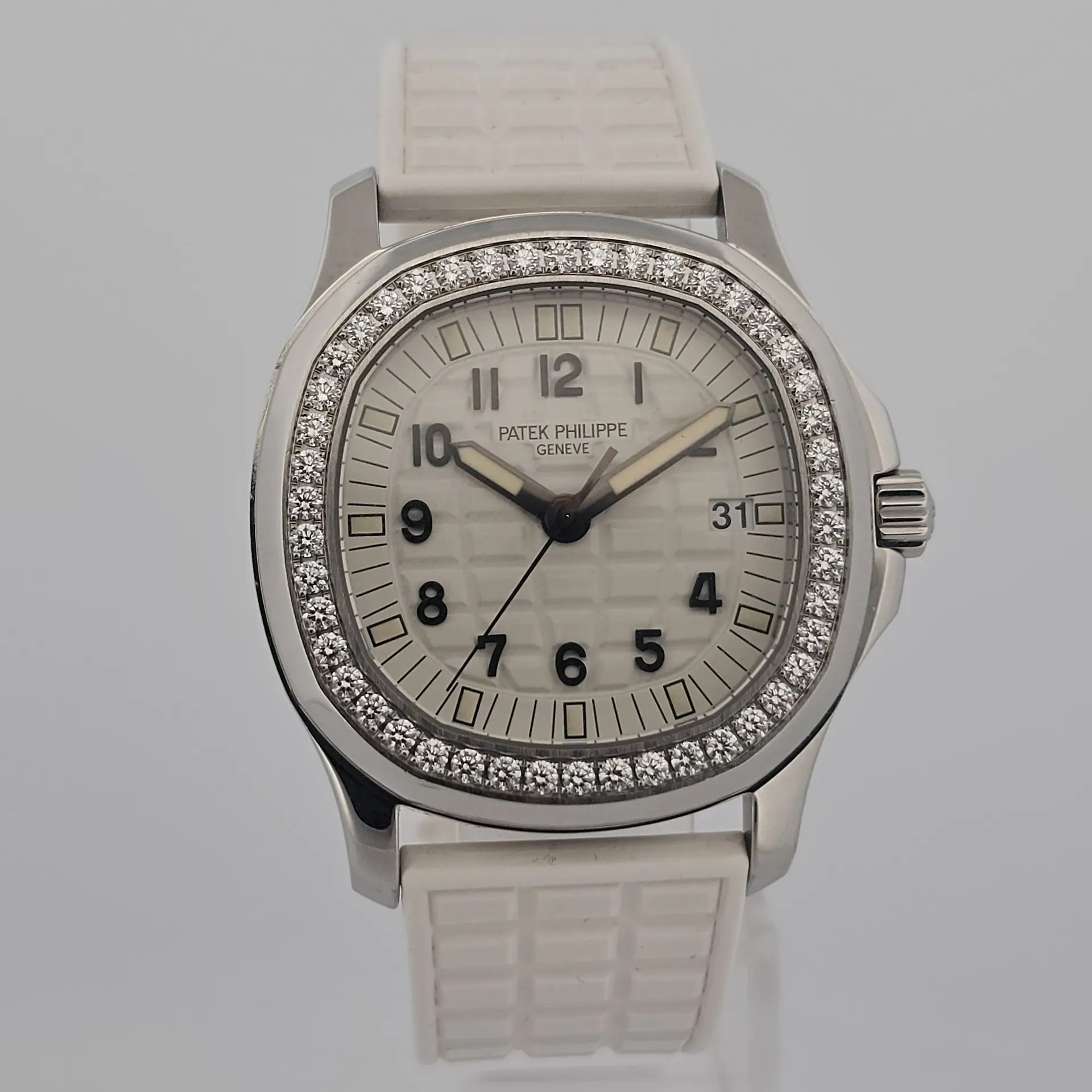 Patek Philippe Aquanaut 5067A-011 (Category: Watches) located in Singapore. Submitted by mingwatchchannel (Listing ID 1441877995, Image 1). Description: M260438UPPE08 Watch Condition Very Good Warranty Card Year 2008 Diameter 35mm Movement Quartz Case Material Steel Dial Color White Accessories Comes with original box and certificate No Exchange Thank You Want to see more watches we have please follow us on: Website: https://www.mingwatchchannel.