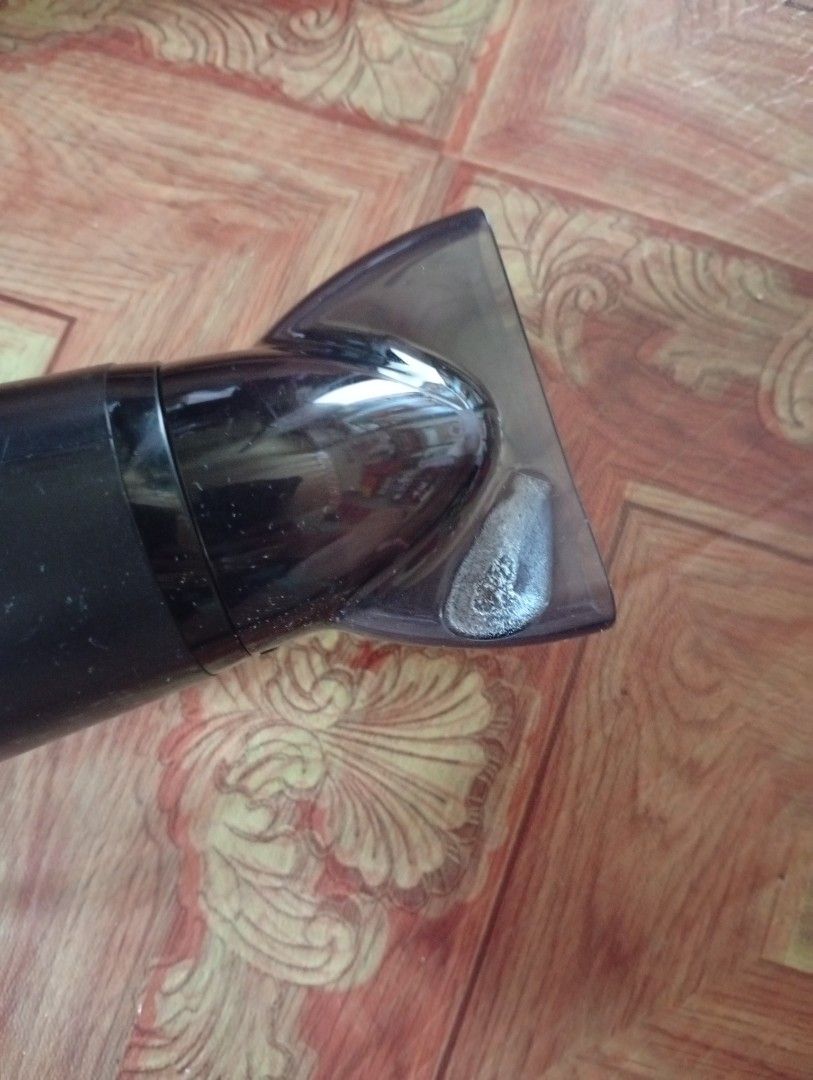 Philips Thermo protect drycare 2100w (Category: Hair) located in Quezon City. Submitted by purple_haven (Listing ID 1441799319, Image 2). Description: Philips Thermo protect 2100w hair dryer has dents pls see pics posted but doesn't affect the function.Still works well.