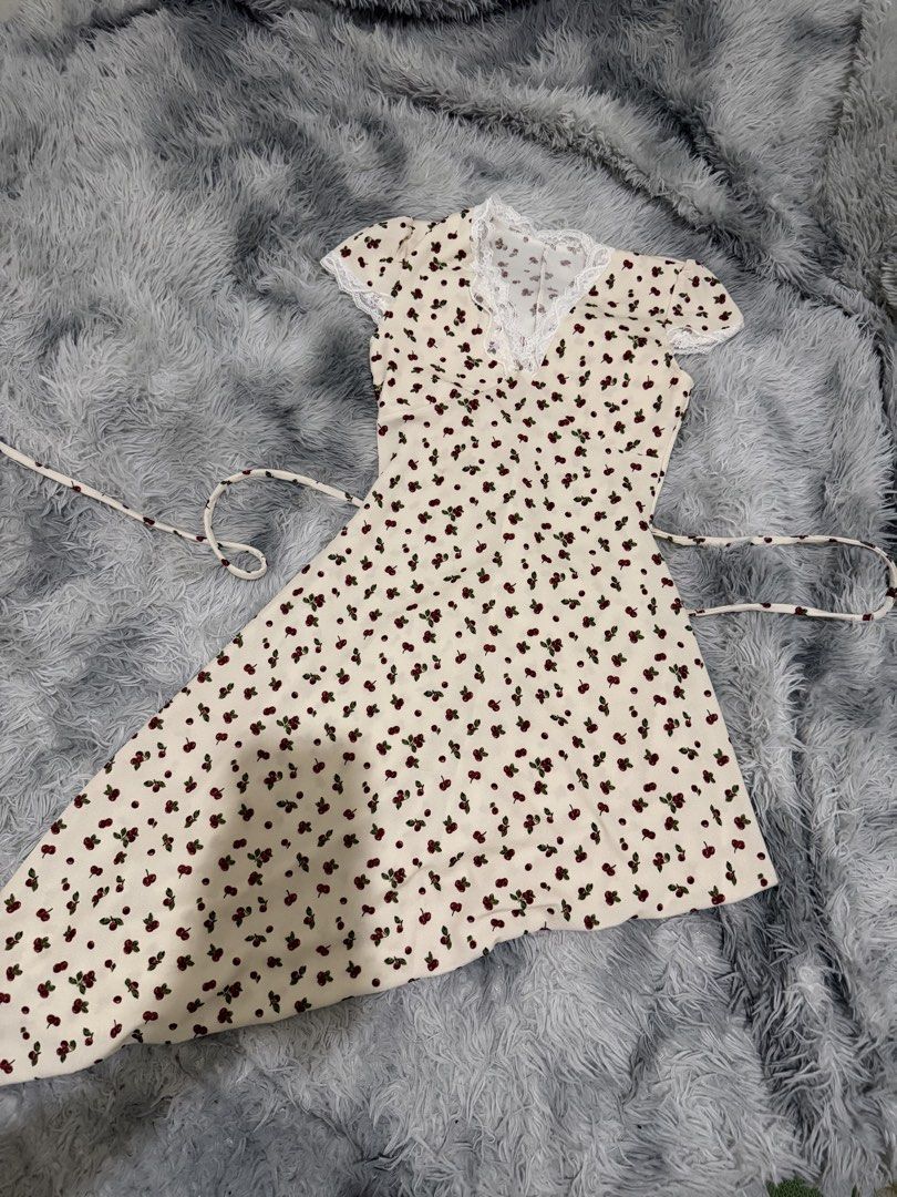 PRELOVED CLOTHES (Category: Other Bottoms) located in Manila. Submitted by bebu1999 (Listing ID 1441783925, Image 2). Description: Closet declutter sale 🛍️ Selling some of my bags, clothes, and shoes that I no longer use. Affordable prices + good condition ✨ Mine = yours 💌 Location: Mexico, Pampanga.
