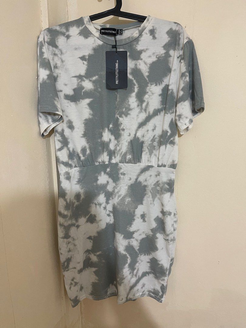 Pretty little thing dress (Category: Dresses) located in Pasay City. Submitted by dheyaaa (Listing ID 1441910232, Image 1). Description: Brand new Med -Large size .
