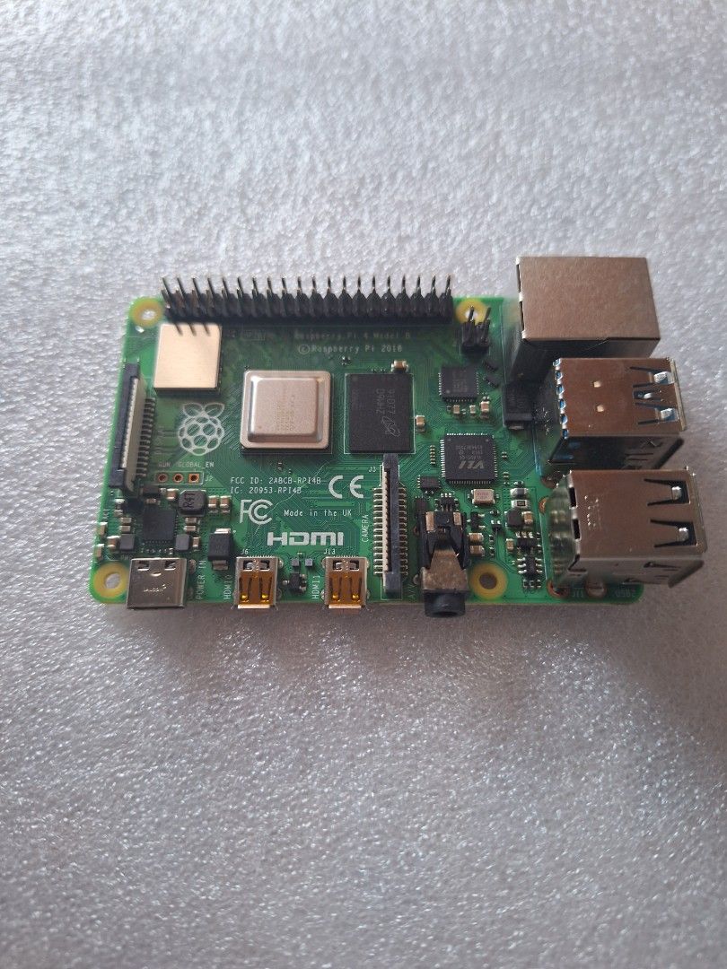 Raspberry Pi 4 Model B (2GB)473038609020375042