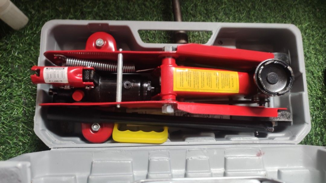 RED X 2 Ton Hydraulic Floor Jack with Case (Category: Other Automotive Parts and Accessories) located in Cavite. Submitted by kramnivlaaicrag (Listing ID 1441848269, Image 1). Description: - Heavy-duty 2-ton hydraulic floor jack - Ideal for cars, mid-size SUVs, and ATVs - Maximum lifting height: 320mm - Portable and easy to store in its included case - Conforms with international standards - Includes a lug wrench.