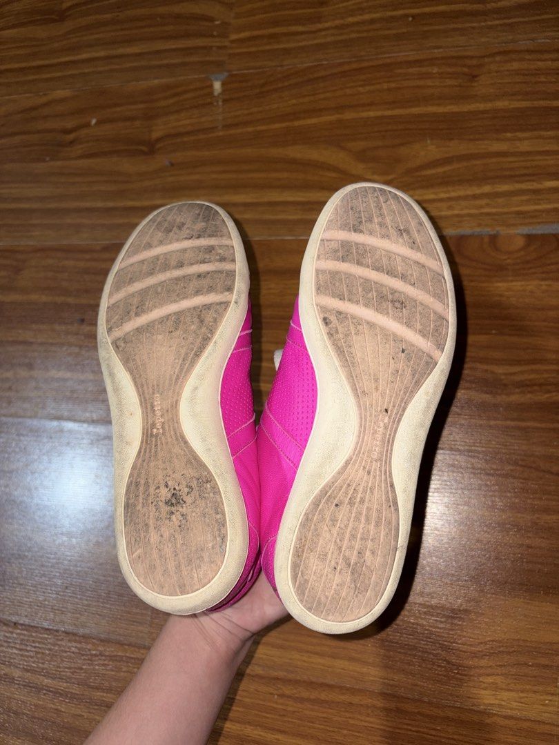 Repetto Pink Sneakers (Category: Sneakers) located in Quezon City. Submitted by rjsjsgs (Listing ID 1441906945, Image 3). Description: .