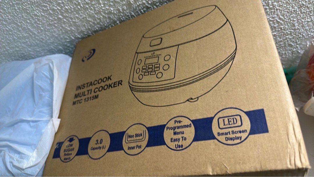 RION Hand Blender HBD 1213M 300W (Category: Other Kitchen Appliances) located in Manila. Submitted by weng123456789 (Listing ID 1441904167, Image 2). Description: - RION Hand Blender - Model: HBD 1213M - Power: 300W - Blades: Stainless Steel - Material: Food Grade Plastic - Attachments: Beaker, Whisk, Chopper - Ideal for everyday kitchen tasks.