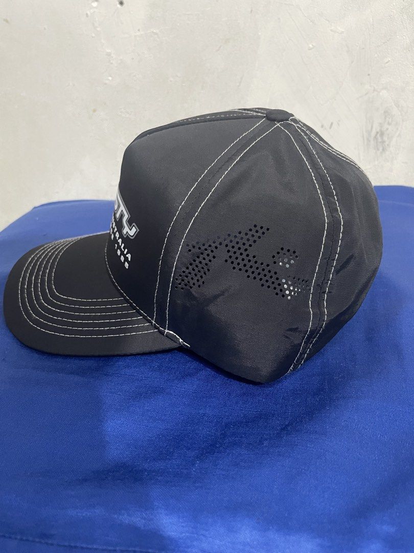 Rusty surfboard cap (Category: Caps & Hats) located in Quezon City. Submitted by cgoodsupply (Listing ID 1441905754, Image 3). Description: Rusty surfboard cap no issue qc location ₱350+SF.