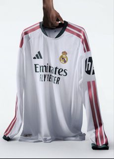 (Category: ) located in . Submitted by mysteryjerseys.sg (Listing ID 1441813314, Image 1). Description: .