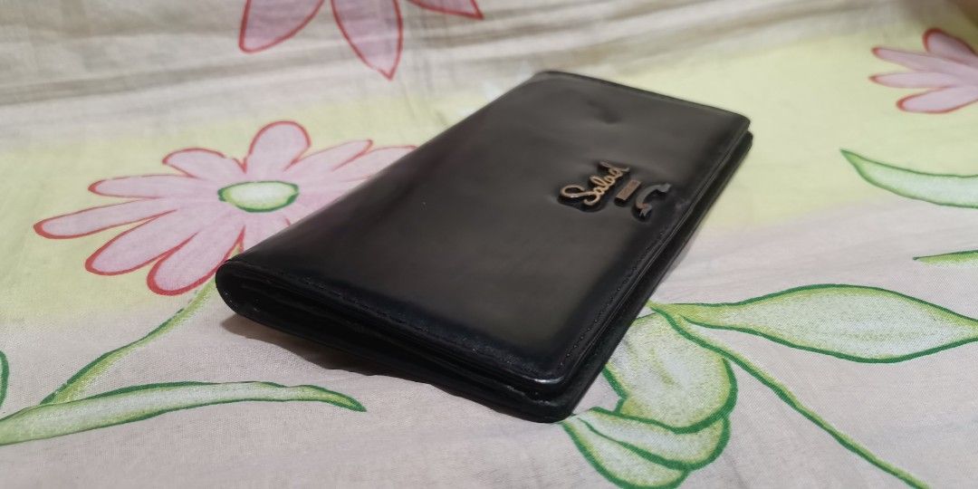 SALAD black leather long Bifold wallet (Category: Wallets & Card holders) located in Baguio. Submitted by princessjhade (Listing ID 1441872844, Image 3). Description: Good condition Plus shipping.