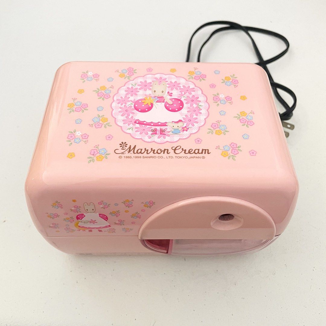 Sanrio Marron Cream Electric Sharpener (Category: Stationery & School Supplies) located in Butuan. Submitted by paperlueur (Listing ID 1441928374, Image 1). Description: In good condition, working nung tinesting sa pinagbilhan ko, too bad di ko na videohan 🥹, then need po siya ng transformer/converter kasi 110v po siya, eh wala po ako non At mabigat po to, nasa mga 1kg .