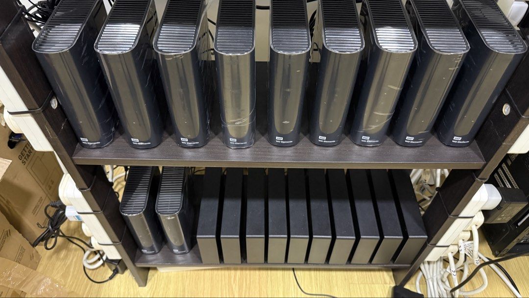 Seagate Expansion Desktop Drive External Hard Drive502035255447398402