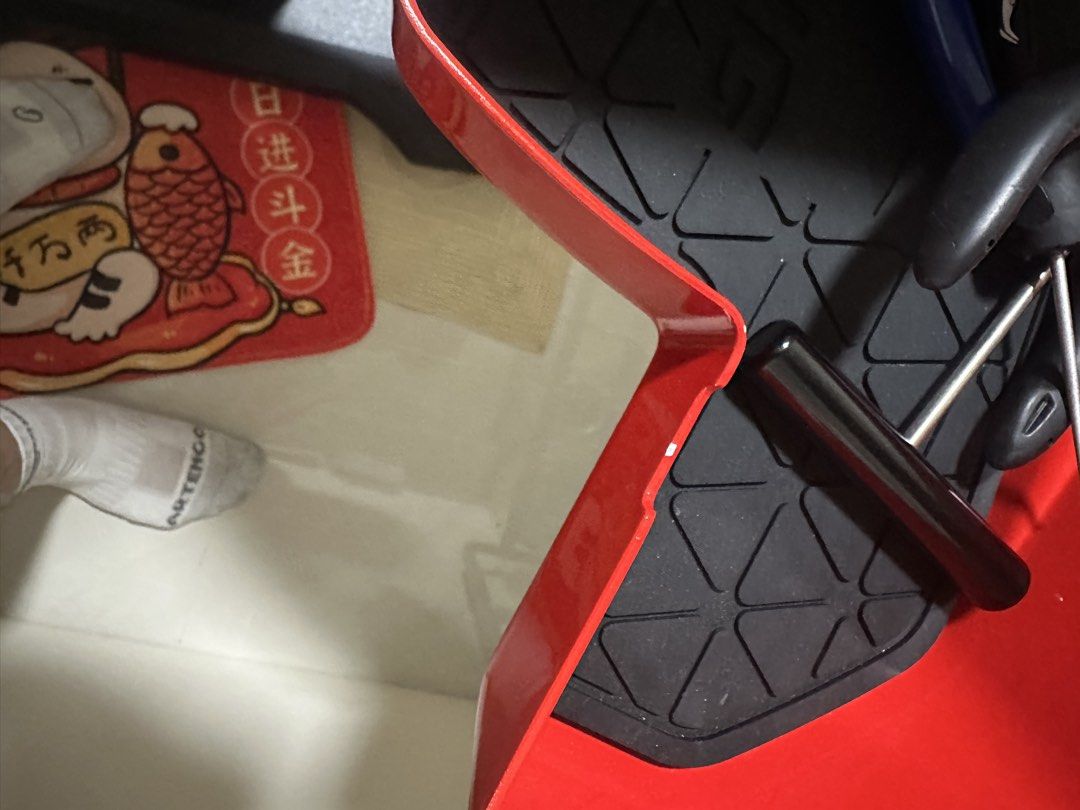Selling lining stringing machine (Category: Other Sports Equipment and Supplies) located in Singapore. Submitted by jystringz (Listing ID 1441967593, Image 1). Description: Selling lining string machine. Rfs cause want to upgrade. Open to nego .