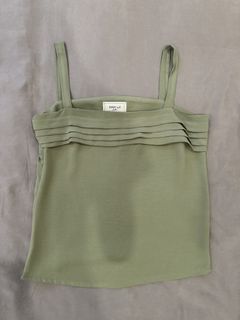 (Category: ) located in . Submitted by wardrobasics (Listing ID 1441796417, Image 1). Description: .