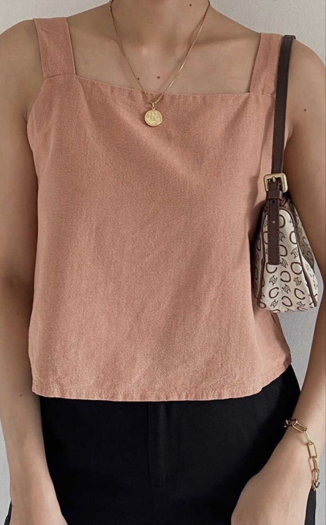 Shop Florice Linen Top (Category: Others Tops) located in Quezon City. Submitted by d.archives (Listing ID 1441788291, Image 1). Description: xs-m.