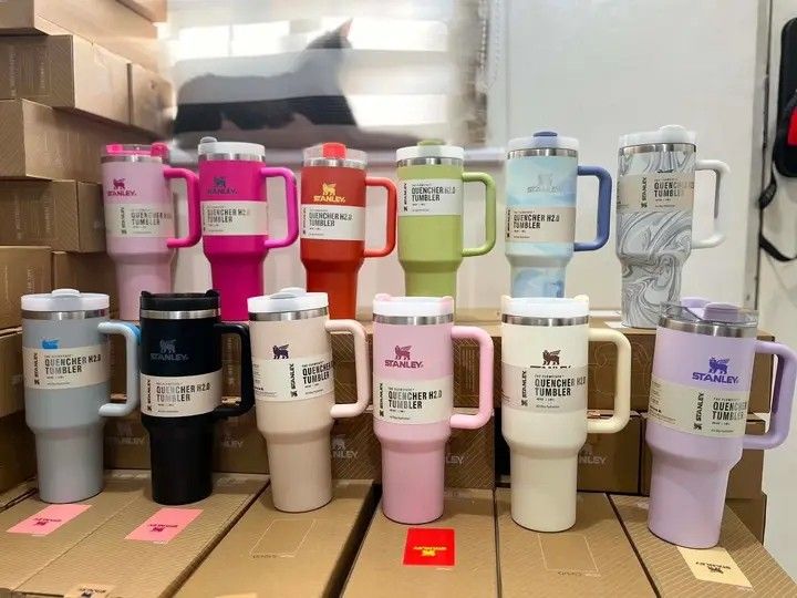 Stanley Quencher H2.0 Tumbler 40oz - Various Colors (Category: Water Bottles & Tumblers) located in Manila. Submitted by thristine_bautista (Listing ID 1441805401, Image 1). Description: 🥤STANLEY 40oz PLAIN 🥤 mall pullout quality! ✔️ comes with box, straw, & manual. 💯 quality. ❌srp: ₱1k-₱3k 🌸 with straw - Keeps drinks hot or cold - Available Colors: Pink, Hot Pink, Red, Green, Blue.