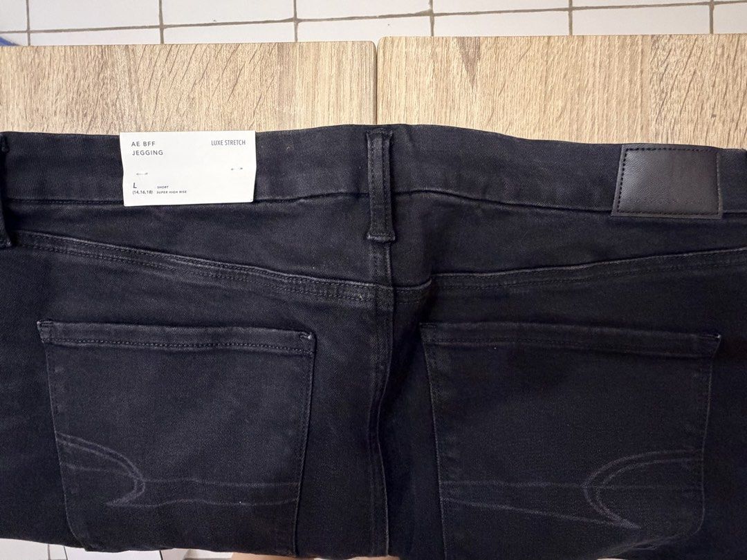 Stretchable black jeggings L-XL (Category: Jeans) located in Quezon City. Submitted by blissfulmagenta (Listing ID 1441877490, Image 2). Description: Size 14-16 L to XL Stretchable Waist 33” - 36.5” Hips 42.5”- 46” Length 38.5”.