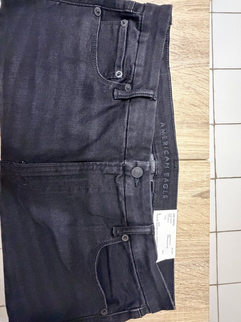 Stretchable black jeggings L-XL (Category: Jeans) located in Quezon City. Submitted by blissfulmagenta (Listing ID 1441877490, Image 1). Description: Size 14-16 L to XL Stretchable Waist 33” - 36.5” Hips 42.5”- 46” Length 38.5”.