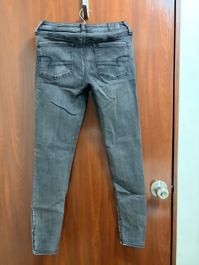Super stretch jeggings (Category: Jeans) located in Quezon City. Submitted by blissfulmagenta (Listing ID 1441952366, Image 2). Description: Size: Waist 27” Hips 37” Length 36” Zip-fly cosure. Fabric Blend: Utilizes a flexible Super Stretch or EasyFlex fabrication matrix for contoured shape-retention and comfort.Color Profile: Finished in an acid-washed or mineral-faded “Always Grey” / Dark Haze tone with directional whiskering..