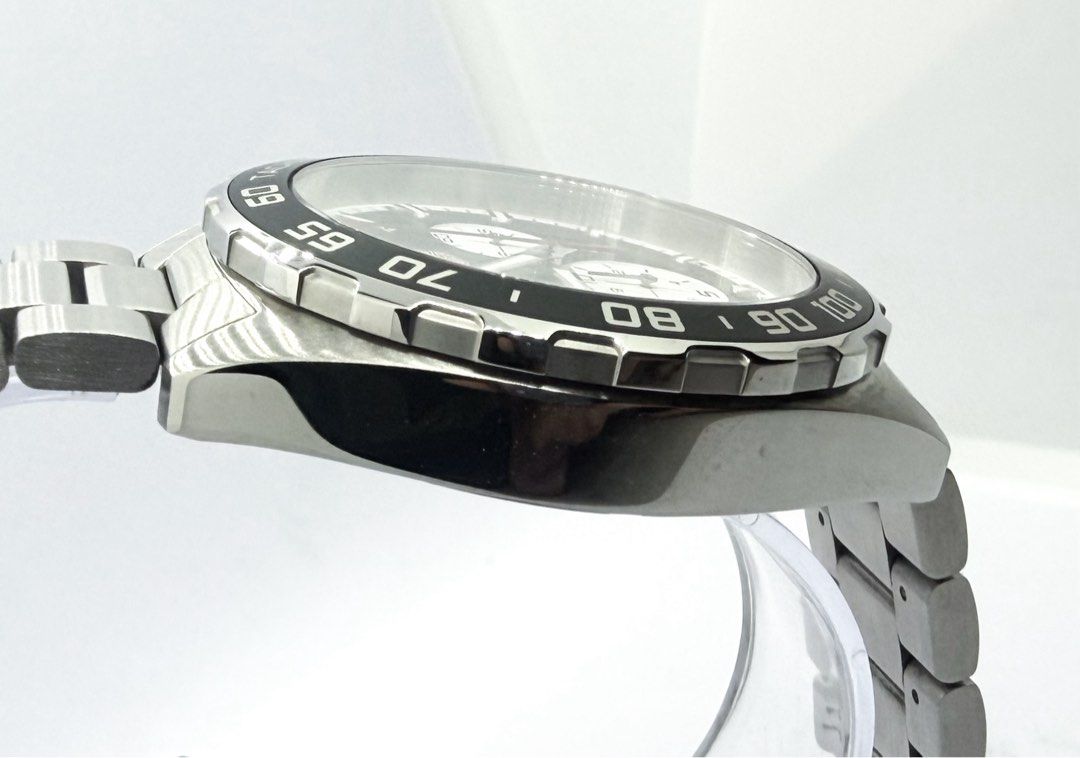 TAG HEUER FORMULA 1 REVERSE PANDA (Category: Luxury Watches) located in Koronadal. Submitted by mykill10 (Listing ID 1441790155, Image 3). Description: TAG HEUER FORMULA 1 CAZ101E REVERSE PANDA (CLASSIC PANDA DIAL) Inclusion: Outer Box , Watch , Extra links and Internation Guarantee card Specification: -Swiss Made -Quartz Movement -Case size: 43mm -Black dial -Sapphire Crystal -Oyster bracelet -Water resistance: 200m -Fixed bezel -Date -100% Guar