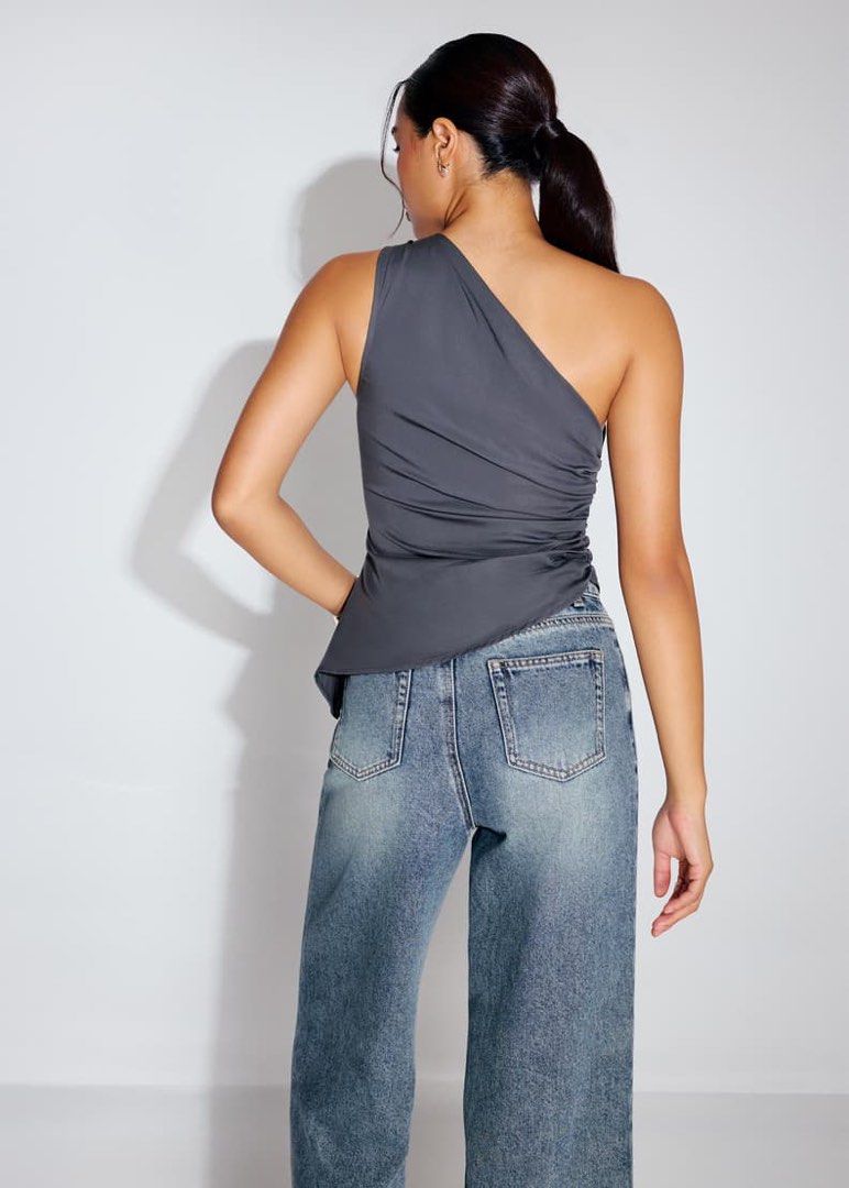Tencel Ruched Toga Top (Charcoal) (Category: Sleeveless) located in Singapore. Submitted by superheroine (Listing ID 1441820588, Image 2). Description: BNWT. Not worn, not washed. Colour: Charcoal Size: XS.