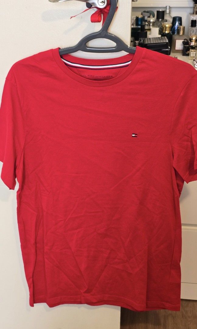 Tommy Hilfiger T-Shirt (Category: Tshirts & Polo Shirts ) located in Taguig. Submitted by Cruise2019 (Listing ID 1441839808, Image 1). Description: .