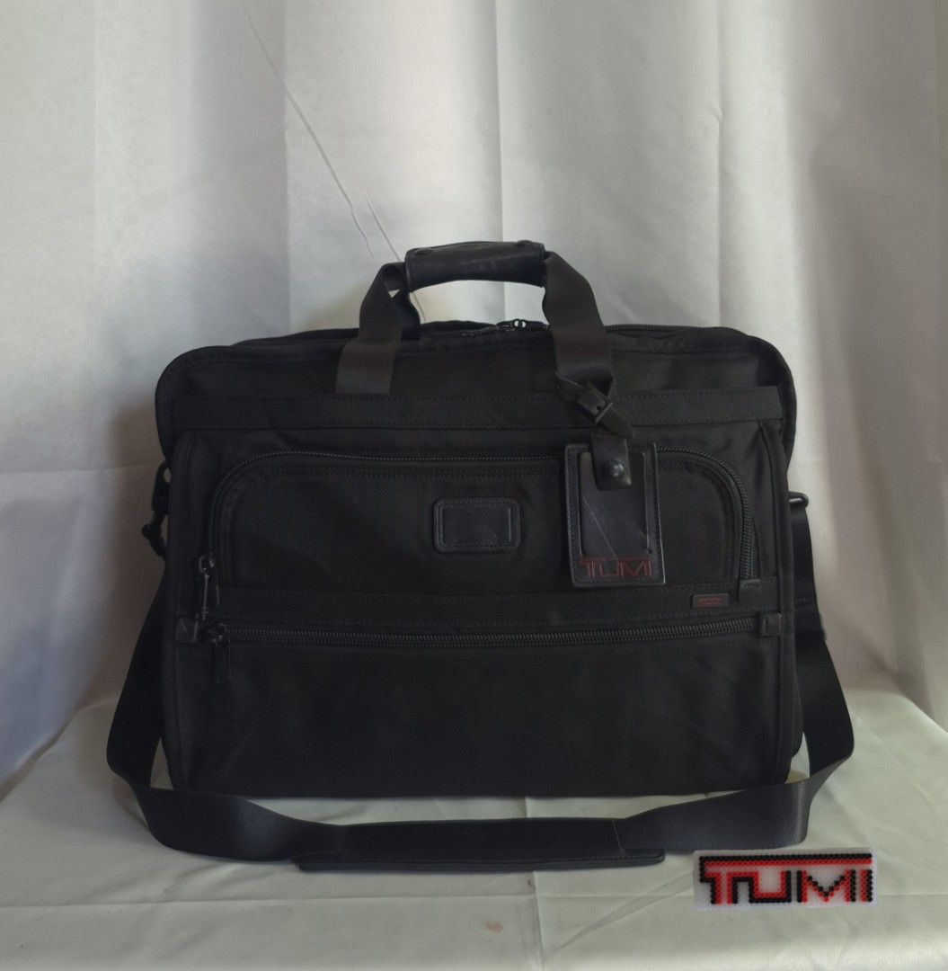 Tumi Alpha Series ...travel bag (Category: Briefcases) located in Davao. Submitted by bae214214 (Listing ID 1441807596, Image 1). Description: Ptpa Salamat admin Tumi Alpha Series Carry On expandable Luggage "22121DH" Dimension Approx: 20 x 13 x 8 inches Excellent color and condition very minimal sign of usage malinis at maganda ang bag No issue ‼️ Price: 9,500 .