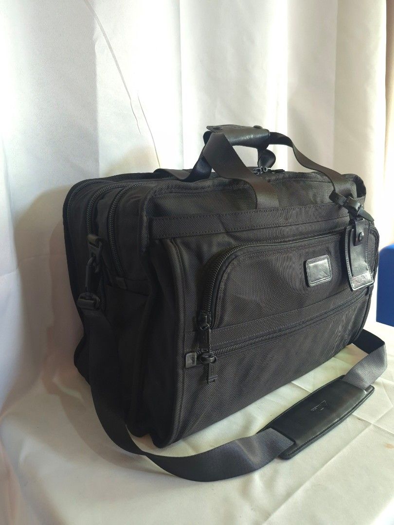 Tumi Alpha Series ...travel bag (Category: Briefcases) located in Davao. Submitted by bae214214 (Listing ID 1441807596, Image 2). Description: Ptpa Salamat admin Tumi Alpha Series Carry On expandable Luggage "22121DH" Dimension Approx: 20 x 13 x 8 inches Excellent color and condition very minimal sign of usage malinis at maganda ang bag No issue ‼️ Price: 9,500 .