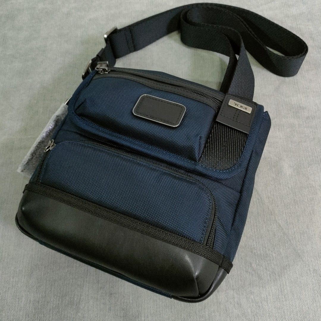 Tumi Kerby Cross Body Bag - 18,000php (Category: Sling Bags) located in Caloocan City. Submitted by andrewcruz (Listing ID 1441847554, Image 3). Description: Tumi Kerby Cross Body bag Brand new 💯 Original Material: ballistic/leather Dimension: 9.5"x8.75"x2.75" Sale 18,000php Plus Shipping..