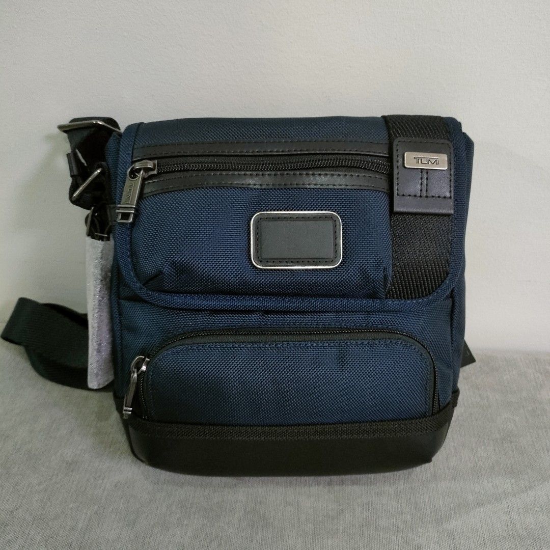 Tumi Kerby Cross Body Bag - 18,000php (Category: Sling Bags) located in Caloocan City. Submitted by andrewcruz (Listing ID 1441847554, Image 1). Description: Tumi Kerby Cross Body bag Brand new 💯 Original Material: ballistic/leather Dimension: 9.5"x8.75"x2.75" Sale 18,000php Plus Shipping..