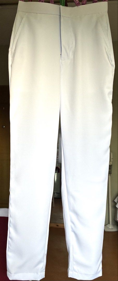 UERM White V-Neck Uniform Set (For Clerks) (Category: Sets or Coordinates) located in Quezon City. Submitted by lebeau_apparel (Listing ID 1441836337, Image 3). Description: 🔹UNUSED ❗️(customized) 🔹RFS: Gained weight 🔹Material: Peach Twill 🔹SIZING DETAILS: (1) TOP Bust: 36” Waist: 28” Length: 22” (2) PANTS Waist: 28” Hips: 38.5” Length: 38”.