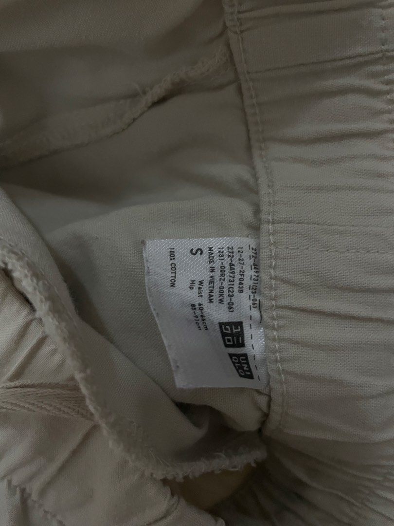 Uniqlo Cream Barrel Pants (Category: Other Bottoms) located in Manila. Submitted by mrlaurent. (Listing ID 1441903144, Image 3). Description: price can be negotiable rfs: decluttering l: 79cm waist: 60 - 66cm no issues, need wash shipping will be shouldered by the buyer.