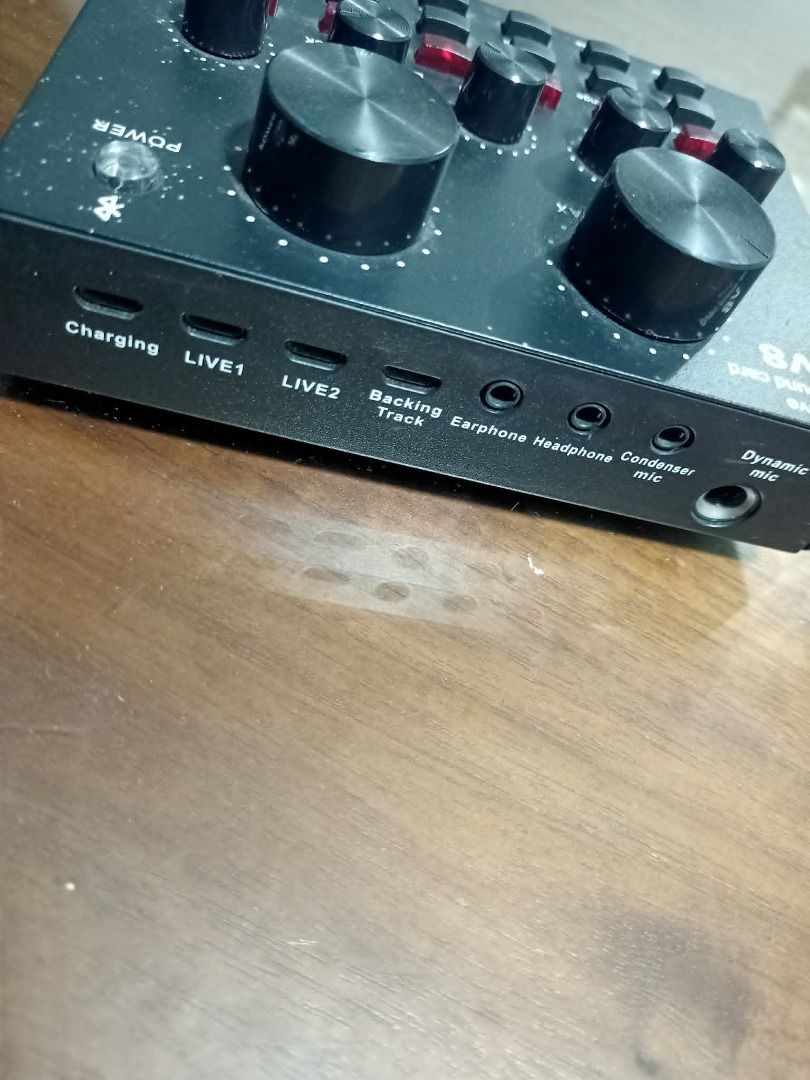 V8 Live Audio External Sound Card (Unit & Charging Wire Only) (Category: Other Audio Equipment) located in Mandaluyong City. Submitted by adriandelacruz3840 (Listing ID 1441835079, Image 3). Description: V8 Live Audio External Sound Card (Unit & Charging Wire Only) For sale: V8 External Audio Sound Card / Audio Interface. An affordable and beginner-friendly sound mixer perfect for Facebook/YouTube livestreaming, podcasting, online karaoke, gaming