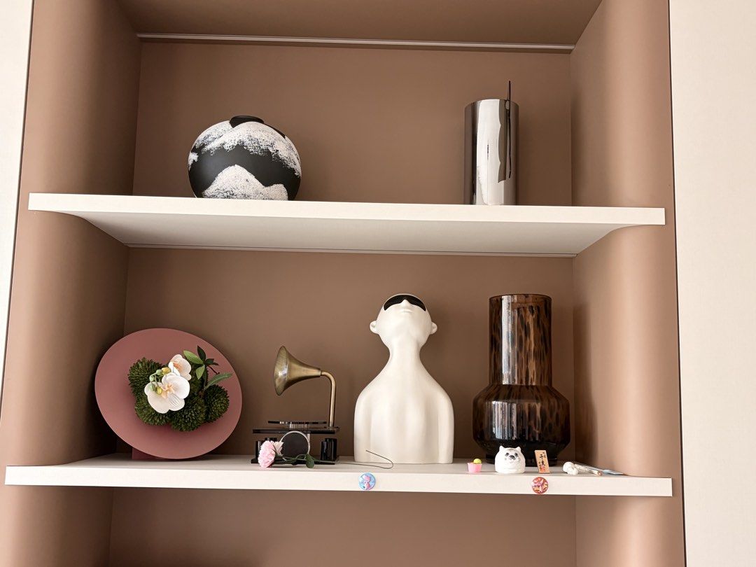 Various Decorative Items473084911252285440