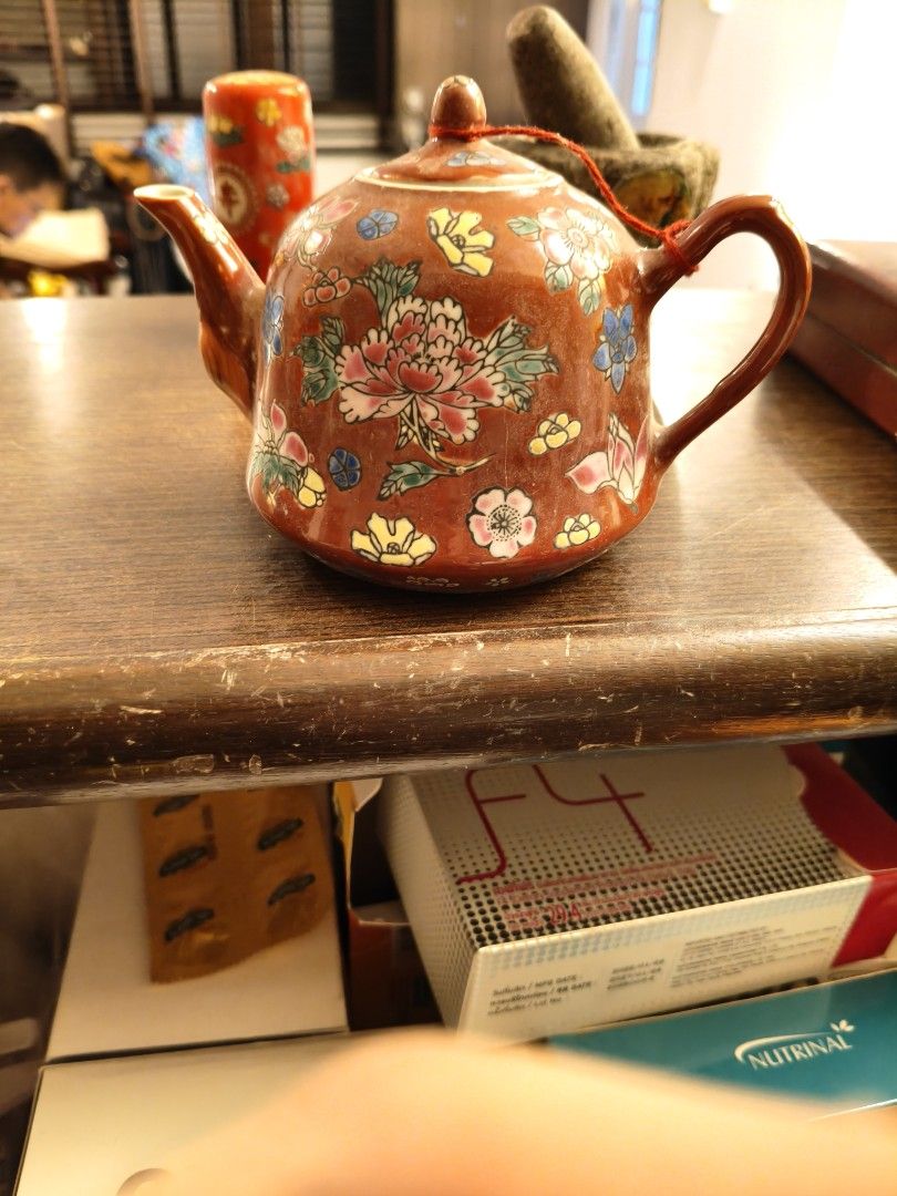 Vintage Ceramic Teapots - Set of 2473215638795069442