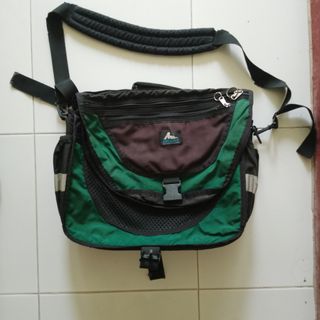 (Category: ) located in . Submitted by BCHThriftShop (Listing ID 1441910982, Image 1). Description: .