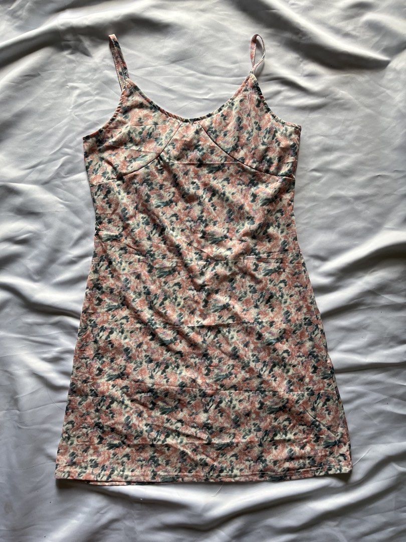 Vintage Pink Mini Dress (Category: Dresses) located in Plaridel. Submitted by sheysells (Listing ID 1441864675, Image 1). Description: - Super classy mini dress Size: Bust 37, Waist 37, Length 67cm .