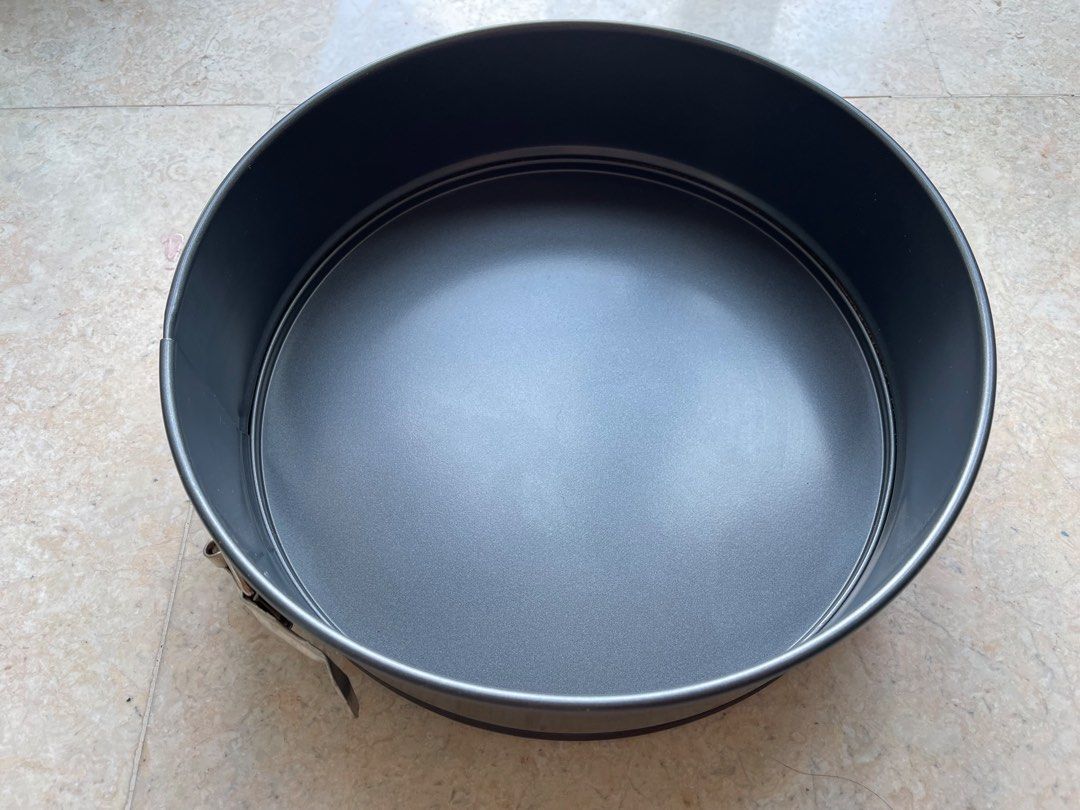 Wiltshire Springform Pan for Baking Cakes / Cake pan for cheesecake