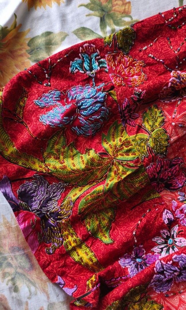 Y2k beaded floral maxi skirt (Category: Skirts) located in Kidapawan. Submitted by hellxthrift (Listing ID 1441781021, Image 2). Description: Free size No issue 10/10 Condition.