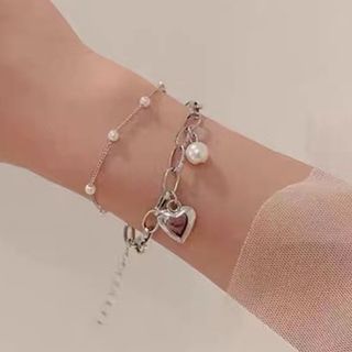(Category: ) located in . Submitted by buysellcloset (Listing ID 1442014802, Image 1). Description: .
