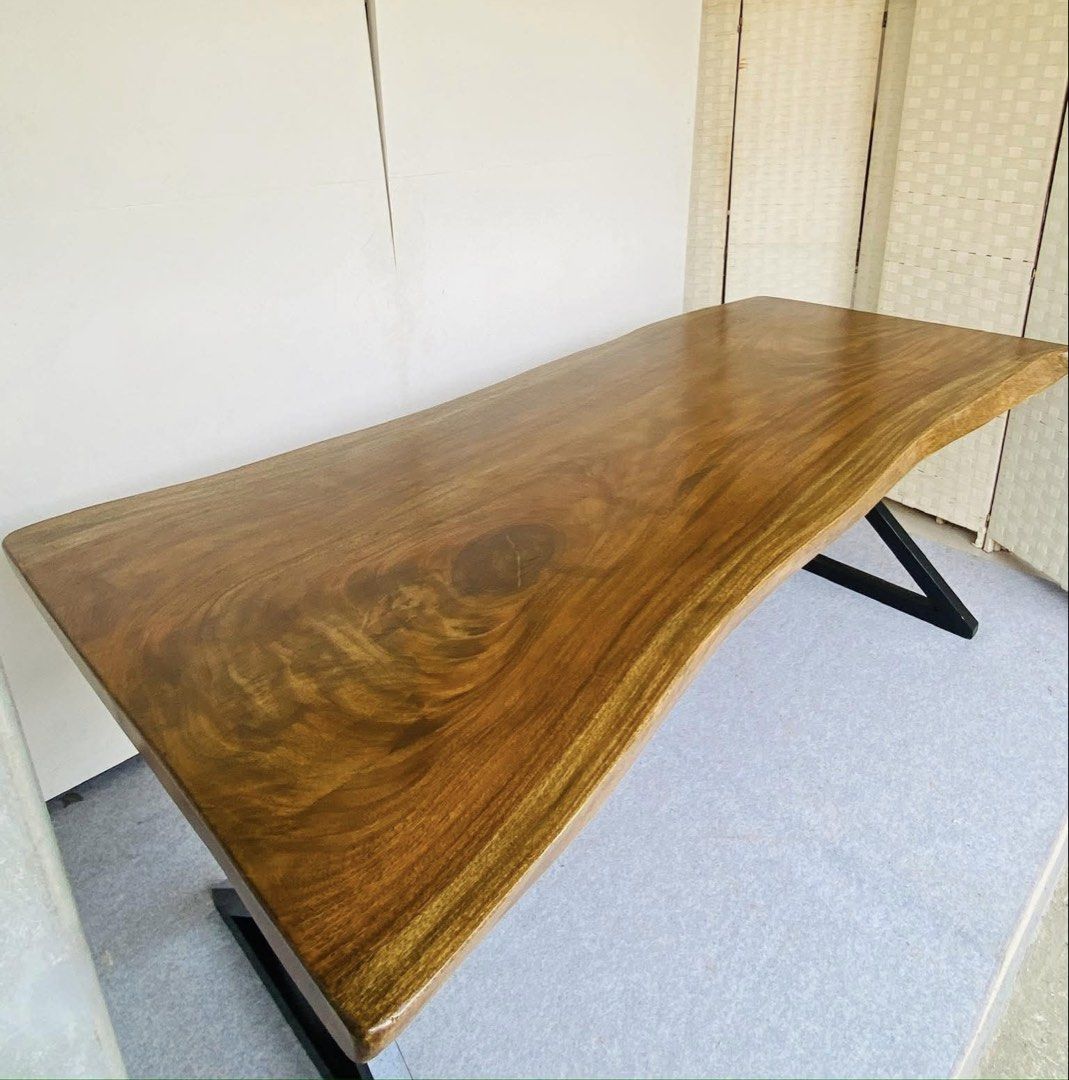6-8 Seaters Acacia Wood Dining Table (Category: Tables & Sets) located in Manila. Submitted by elliefurnies31 (Listing ID 1442129067, Image 2). Description: ONHAND BRAND NEW 6-8 SEATER ACACIA WOOD DINING TABLE WHOLE SLAB TUBULAR LEGS SIZE: 84L" x 41.5-34.5-35W" x 31.5H" inches ( AS-IS ITEM ) IN GOOD CONDITION.