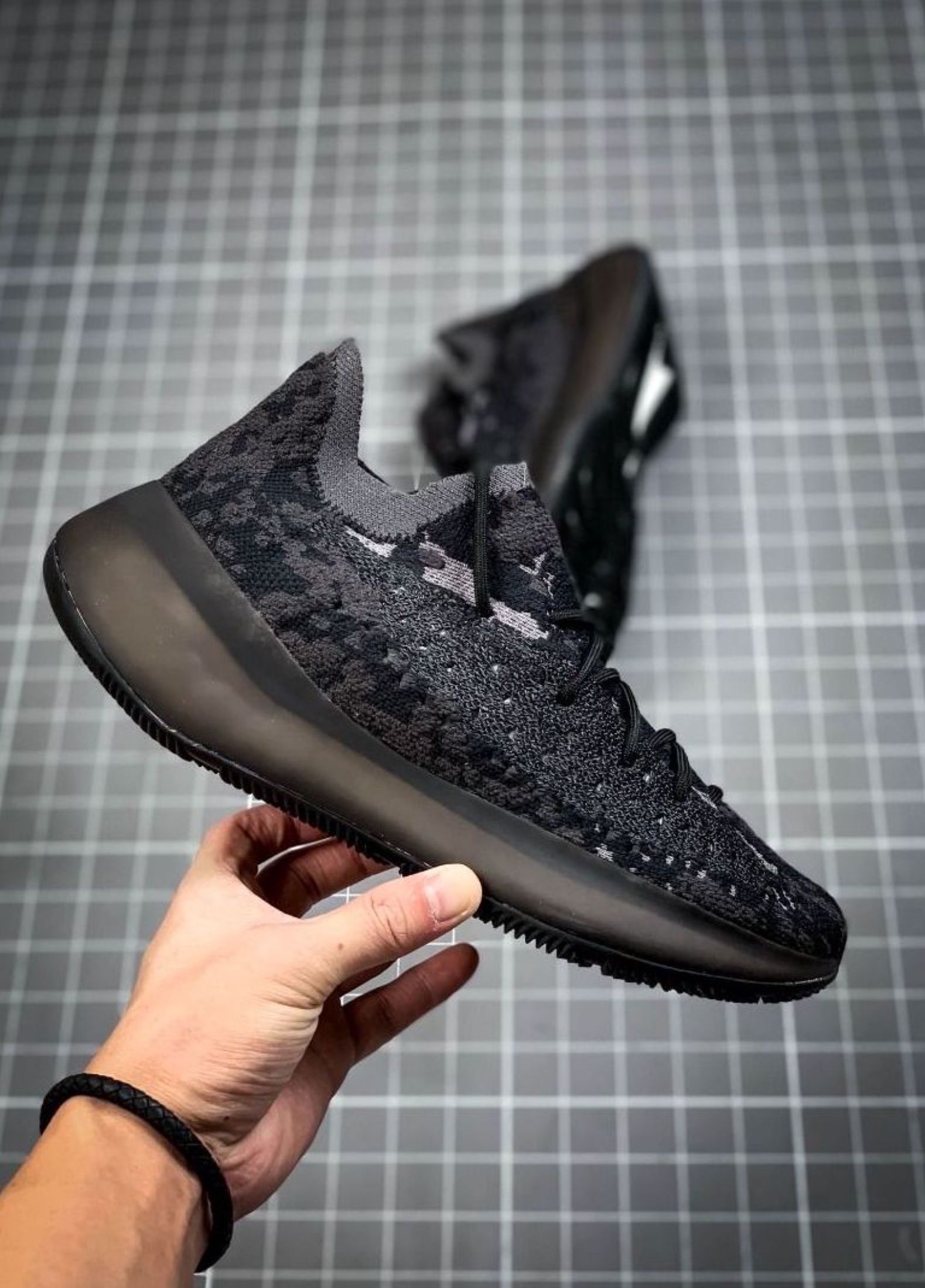 Adidas originals Yeezy Boost 380 Black Onyx Shoes Black (Category: Sneakers) located in Singapore. Submitted by calmdragongx (Listing ID 1442065566, Image 3). Description: 🗂️ Specs • Brand: Adidas • Name: Adidas originals Yeezy Boost 380 Black Onyx Shoes Black • Condition: New • Shipping: J&T/Ninja Van (Free) • Payment: Cash on Delivery • Confirm: ~3 days photo 📌 Confirmed before shipping — shop with confidence.