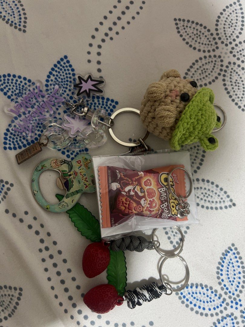anik anik bundle keychain trinket set (Category: Character Goods) located in Manila. Submitted by stellaaaa03 (Listing ID 1442018763, Image 3). Description: .