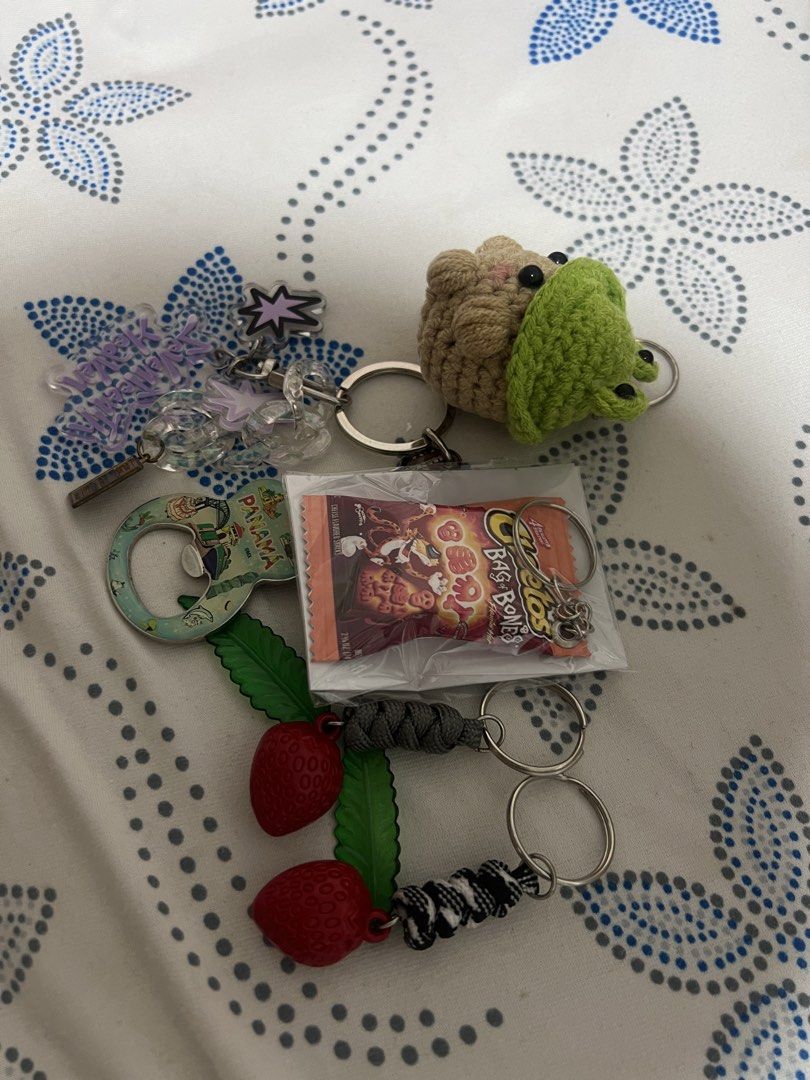 anik anik bundle keychain trinket set (Category: Character Goods) located in Manila. Submitted by stellaaaa03 (Listing ID 1442018763, Image 2). Description: .
