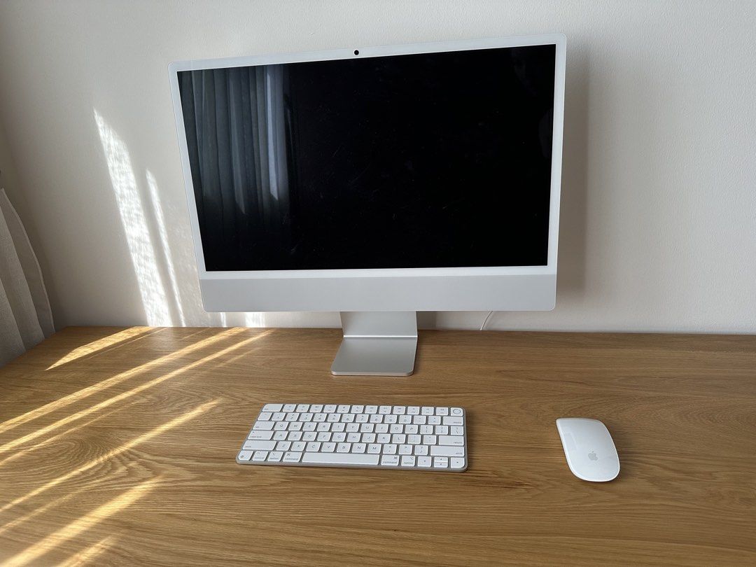 Apple iMac M4 2024 in Silver, Four Ports, 24GB memory, 24-inch