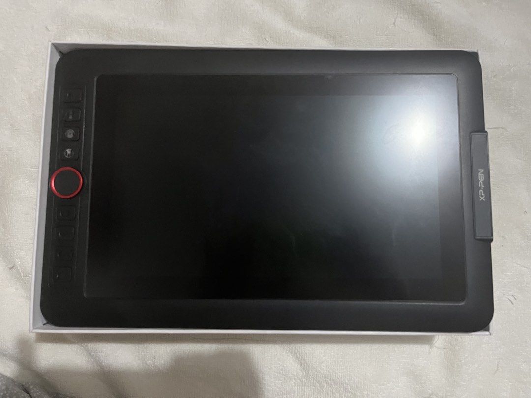 Artist 12 Pro XP-PEN (Category: Other Accessories) located in Las Pinas. Submitted by pbmdoog (Listing ID 1442099045, Image 2). Description: - Lightly used - Yes.Has screen (will reflect the display of the laptop/computer) - Gloves are missing but everything else is ORIGINAL & COMPLETE Las Piñas area.