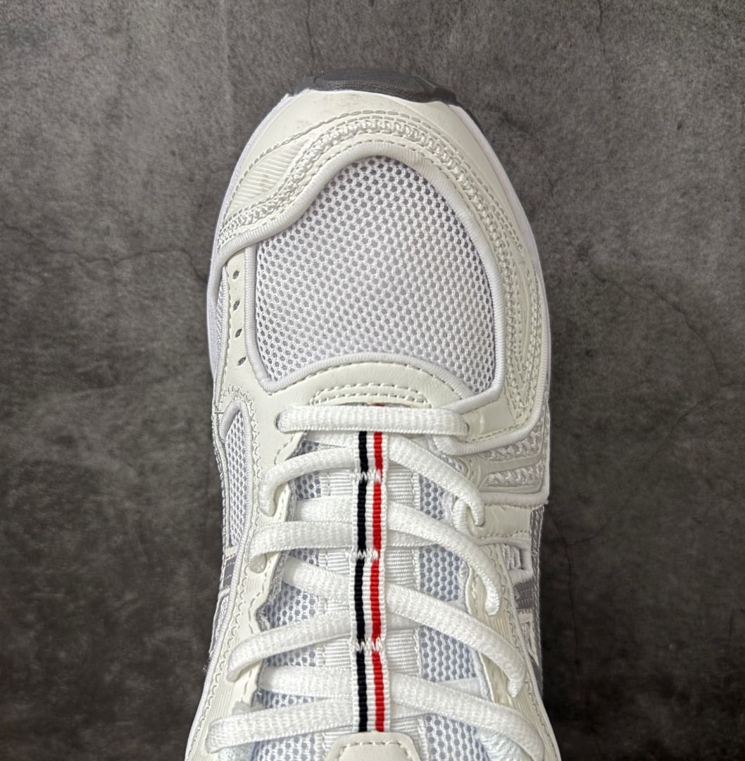ASICS GEL-KAYANO 14 Unisex Sportstyle Sneakers White / Graphite Grey (Category: Sneakers) located in Singapore. Submitted by oltragarfi67762 (Listing ID 1442057947, Image 3). Description: Item arrives in 5-7 working days EU36-EU45 Pay on delivery. No money needed now. Delivery free. New and authentic. Shoebox and tag included. Private message for other looks..