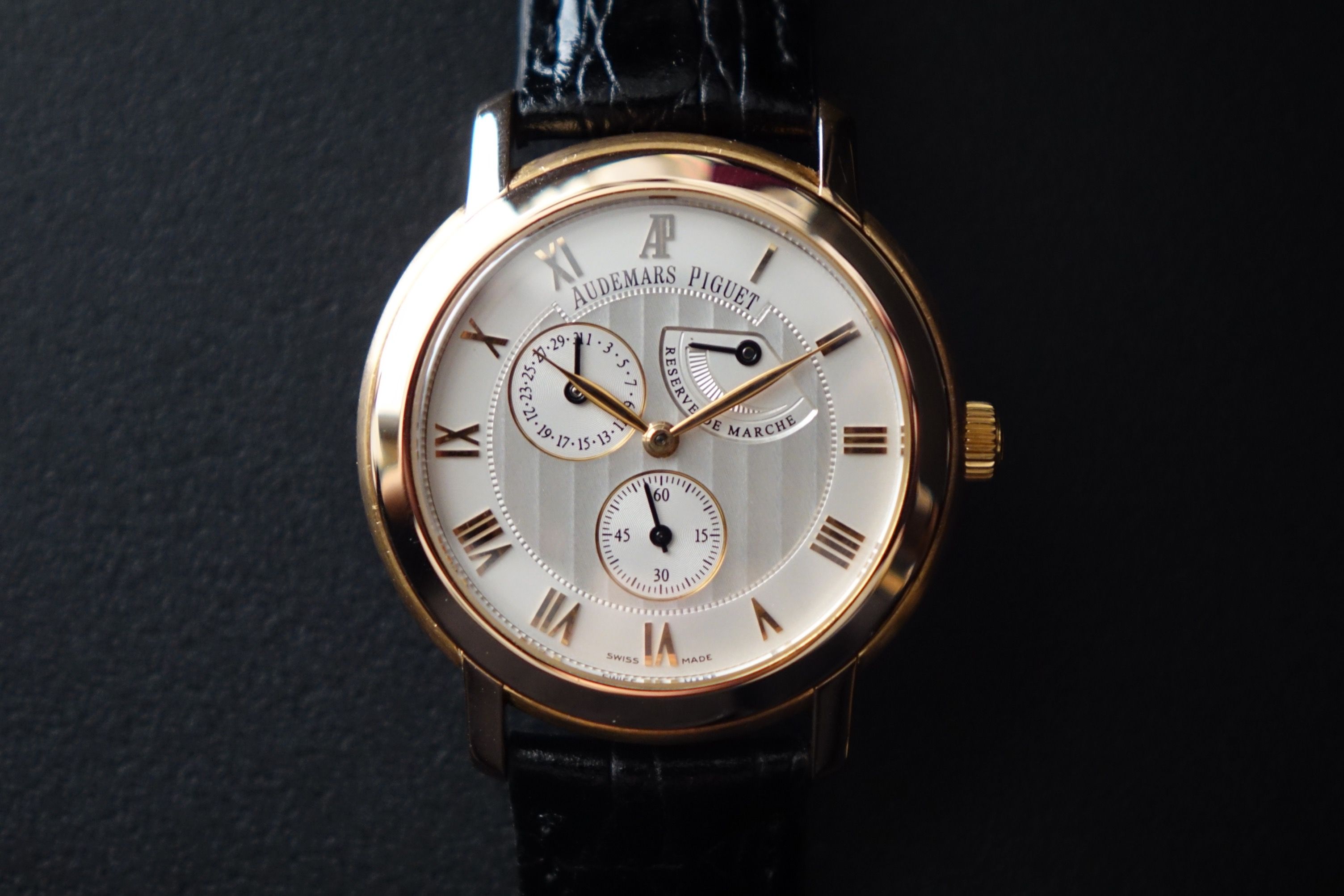 Audemars Piguet Jules Audemars 25955OR Power Reserve full set (Category: Watches) located in Singapore. Submitted by wristime (Listing ID 1442104647, Image 1). Description: Join our tele-gram channel for the latest updates! https://bit.ly/4rwZ2Mp Overshadowed for years by the Royal Oak, the Jules Audemars 25955OR represents a side of Audemars Piguet many collectors have overlooked. Produced during an era when AP was still building watches primari