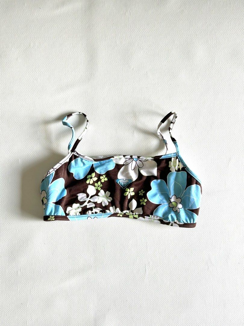 auth roxy bikini top (Category: Bikinis & Swimsuits) located in Caloocan City. Submitted by helpmedeclutter____tf (Listing ID 1441982386, Image 1). Description: suth roxy , small to med sf 95 via jnt mop: bpi and gotyme.