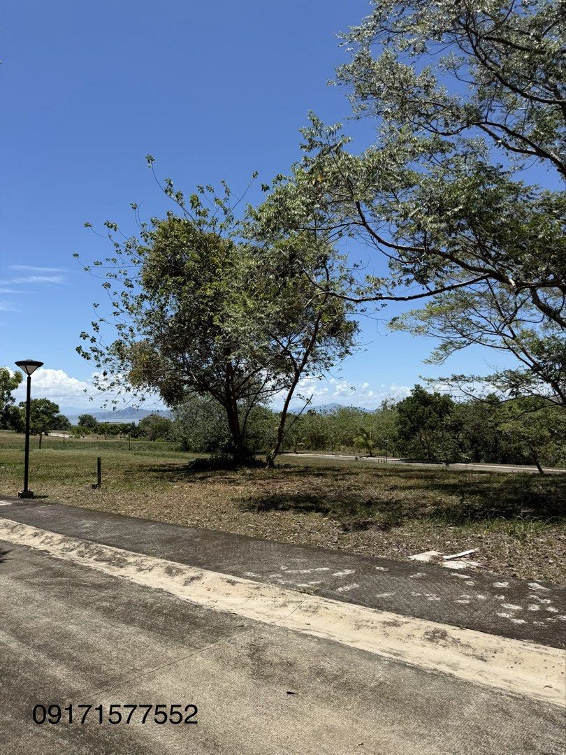 AYALA GREENFIELD ESTATES - Vacant Lot (Category: Lot) located in Quezon City. Submitted by jgp24 (Listing ID 1441976185, Image 2). Description: LOT FOR SALE 📍Ayala Greenfield Estates Lot only Located at Phase 8A (The Panoramas) • Regular shape • Flat terrain (easy to build) • Facing West • With horizon view of Laguna de bay and Mt. Makiling 464 sqm 40k/sqm Gross price: P18,560,000.00 PRICE IS STILL NEGOTIABLE Inclusive of CGT Clean title Comes w