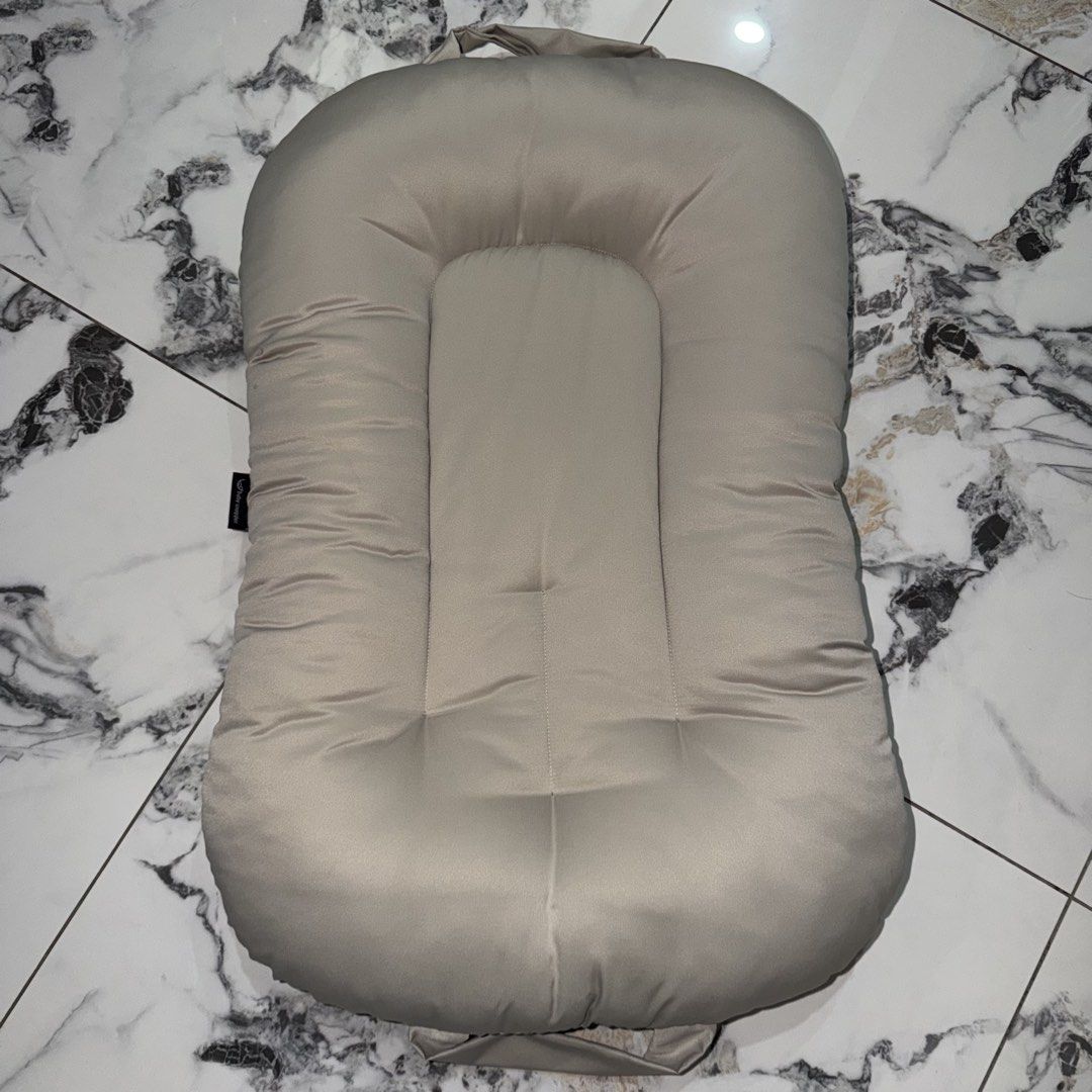 Baby Snuggler (Category: Other Babies Going Out Needs) located in Kuala Lumpur. Submitted by nad.nd (Listing ID 1442017073, Image 1). Description: jarang pakai.
