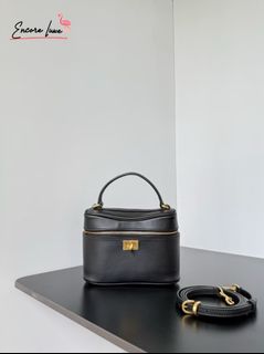 （分類：）位於 。 由 encore_luxe 提交（商品編號 1441975986，圖片 1）。簡介： 。